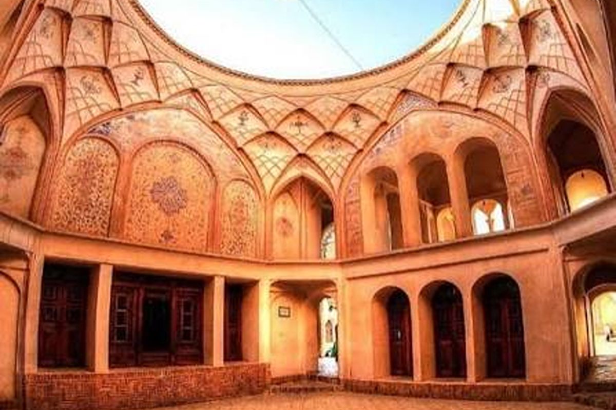 هشتی در خانه‌های قدیمی